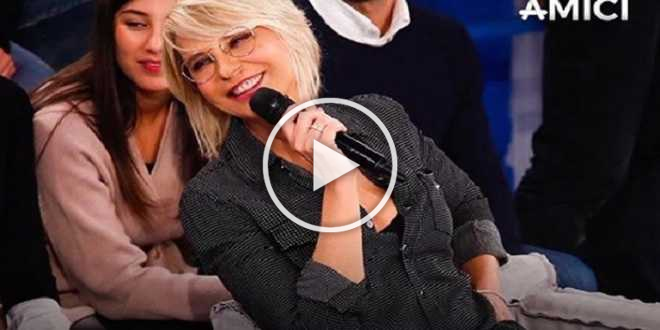 Maria De Filippi rivoluziona Amici: addio a due storici professori