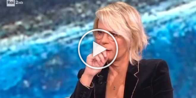Maria De Filippi shock: “Mio fratello mi ha sparato, ho ancora il buco”