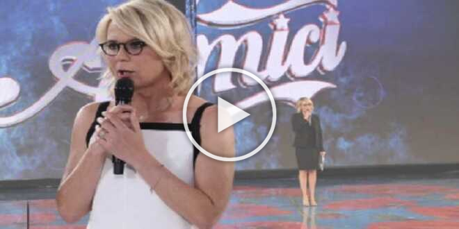 Amici 23, Maria De Filippi scalda il cuore: la triste confessione sulla sua adolescenza