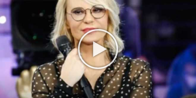 Maria De Filippi unisce in matrimonio una coppia gay: le foto di Raffaella Mennoia