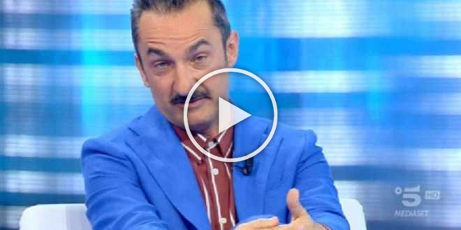 Isola dei Famosi, svelato il motivo per cui Nicola Savino indossa sempre la stessa giacca