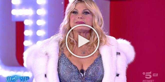 Gf Vip 6, shock nel reality: Patrizia Pellegrino mostra una cicatrice sul suo corpo