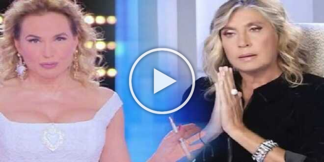 Pomeriggio 5, Myrta Merlino saluta Barbara d’Urso in diretta: la reazione della campana