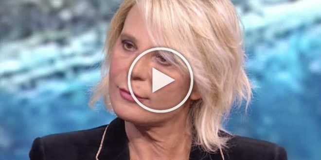 Uomini e Donne, quanto è alta Maria De Filippi?