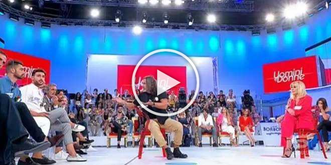 Uomini e Donne anticipazioni, registrazione trono classico 11/9/20: il bacio di Gemma, Armando scatenato