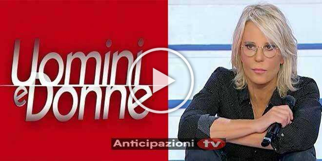 Anticipazioni Uomini e Donne, l’ex compagno di una dama si presenta in studio!