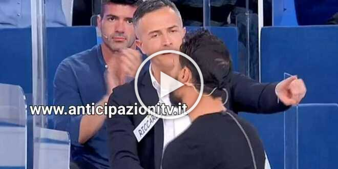 News Uomini e Donne, Riccardo Guarnieri ancora assente e verso l’addio al trono over: svelato il vero motivo