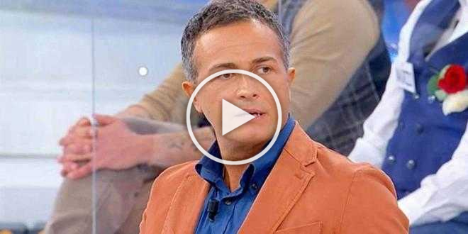 Uomini e Donne, Riccardo Guarnieri in vacanza in compagnia di una ex dama del parterre