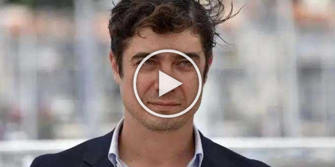 Riccardo Scamarcio è diventato papà: la foto fuori dalla clinica