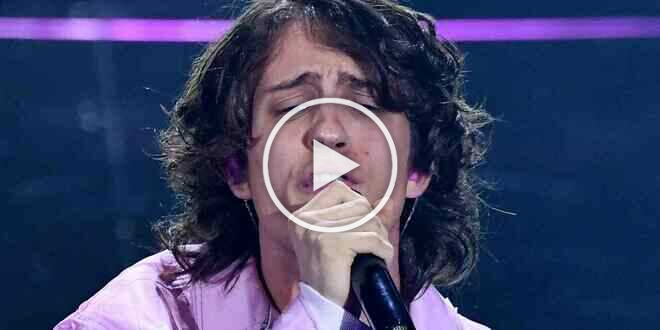 Sangiovanni, mai visto così arrabbiato: il cantante di Amici contro un giornalista