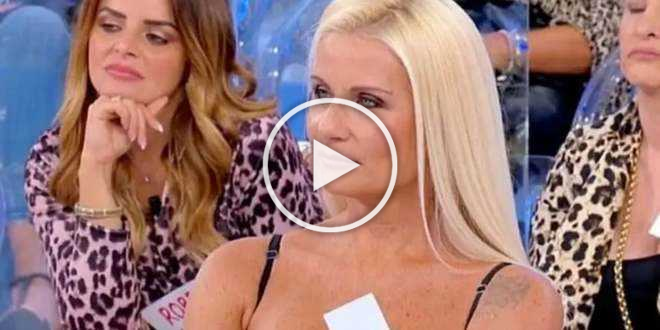 Scelta a sorpresa a Uomini e Donne: anche Maria De Filippi resta senza parole