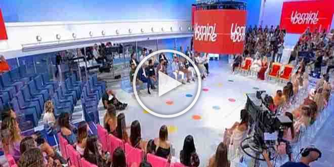Uomini e Donne gossip, volano schiaffi in studio per un paio di slip: arriva la censura
