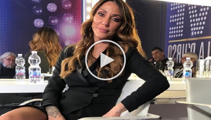Selvaggia Roma chiede scusa e punta il dito in diretta: “Sono stata massacrata”