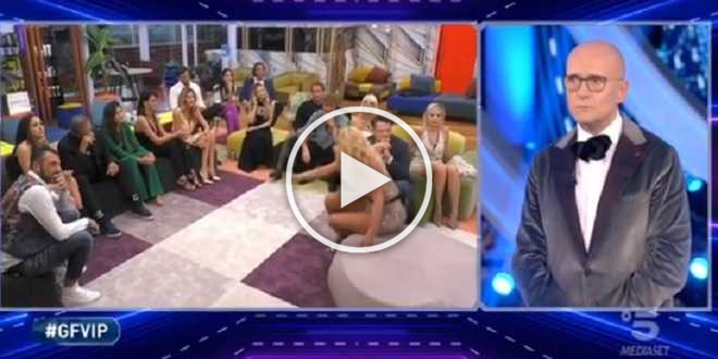 Grande Fratello Vip: Signorini protegge Antonella Elia? Spunta il racconto shock!