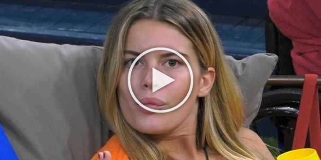 GF Vip, Sophie Codegoni avrebbe un uomo fuori: “Sei la mia topina”
