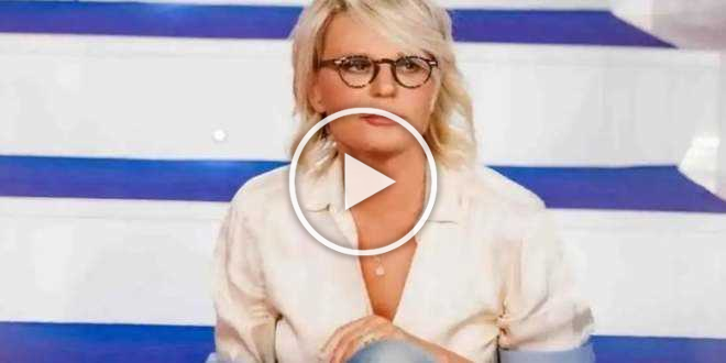 Sospesi i programmi di Maria De Filippi: ecco quando e perché