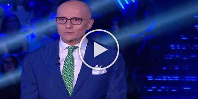 Grande Fratello, Signorini vuole un altro mese di reality? Spunta la data della finale