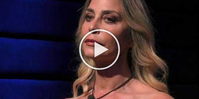 GF Vip 5, Stefania disperata: nella notte varca la porta rossa per uscire