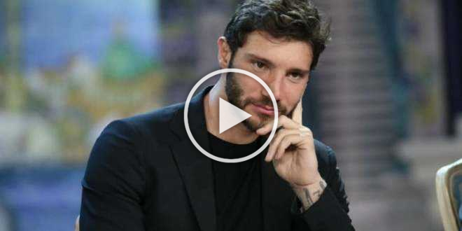 Stefano De Martino, svelata l’identità della misteriosa bionda che era con lui