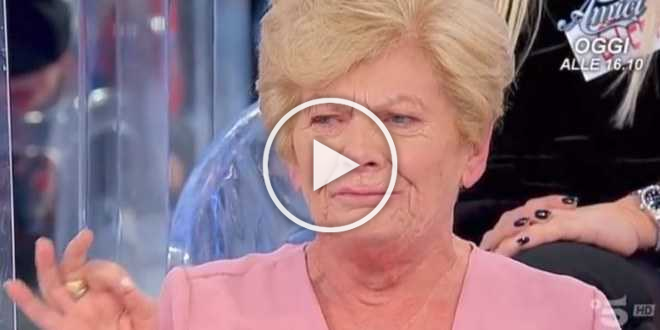 Uomini e Donne, Tina Cipollari asfalta Pinuccia: le reazioni del web