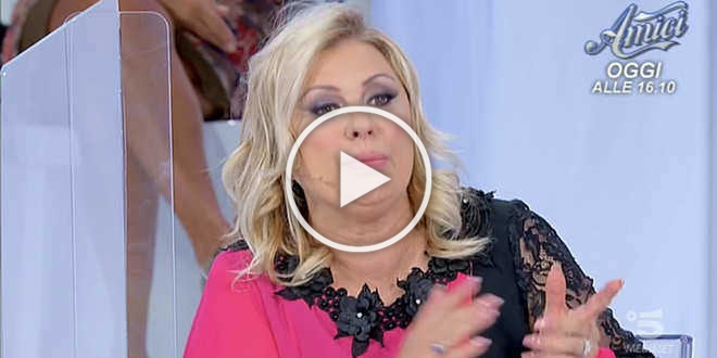Uomini e Donne, Tina Cipollari rivela di essersi fidanzata di nuovo e fa una richiesta a Maria