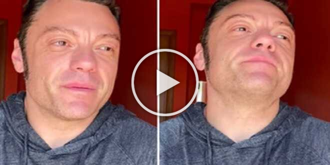 Tiziano Ferro annuncia il divorzio da Victor Allen: “Ho affrontato tutto in silenzio”