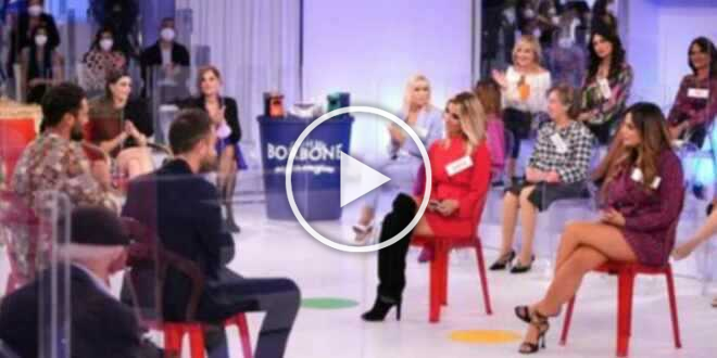 Trono over Uomini e Donne, ex dama ricoverata d’urgenza: “Non parlavo più”