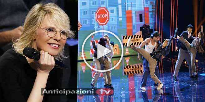 Tu si Que Vales, Maria De Filippi rimane colpita da un gruppo di ballerini e gli fa un’incredibile proposta