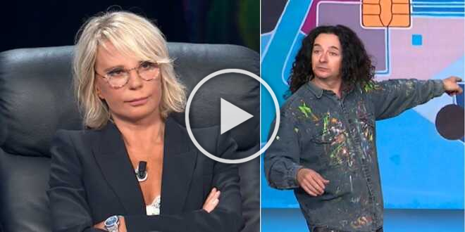 Tu si que Vales, Maria De Filippi perde la pazienza e sbrocca: “Dovrei andare da un’analista”
