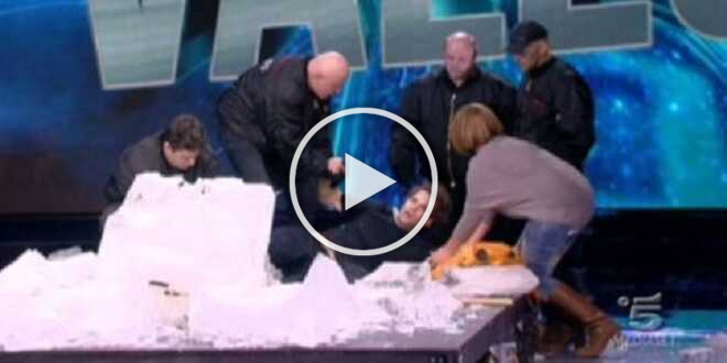 Tu si que Vales, terrore in studio: Maria De Filippi interrompe la performance