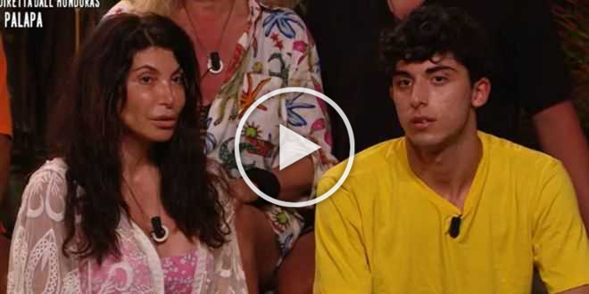 Isola dei Famosi, tutti contro Carmen e Alessandro: sul web le accuse di bullismo