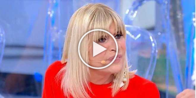 Uomini e Donne, Gemma senza freni: il balletto sexy e il bacio appassionato