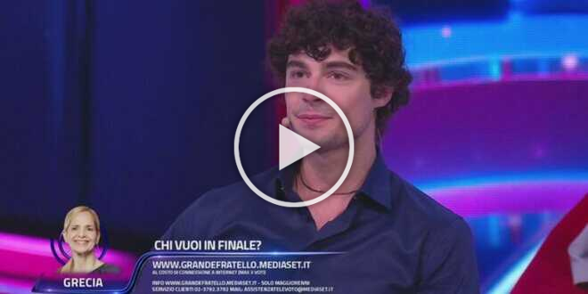 Grande Fratello, Vittorio Menozzi triste e abbattuto per il trattamento ricevuto? Interviene la madre