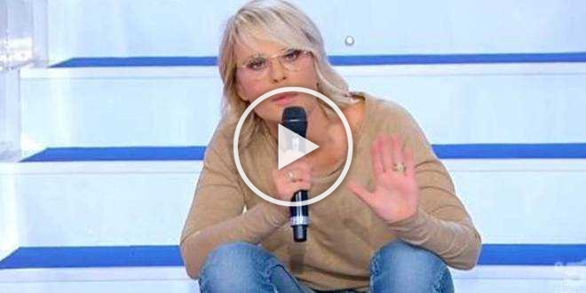 Uomini e Donne, in studio volano schiaffi: Maria De Filippi costretta a prendere provvedimenti